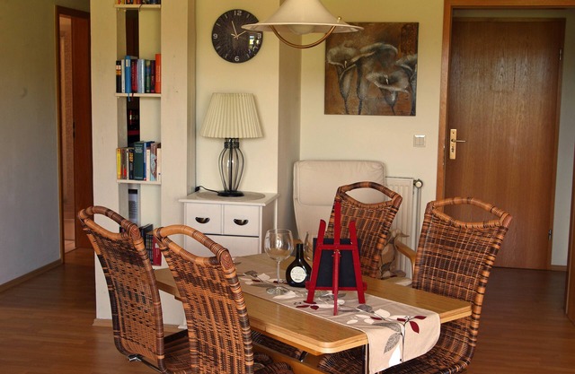 Apartment with attention to detail, Therme/lake, walking from the house, balcony m. view