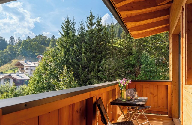 Apartment with balcony directly at the slopes