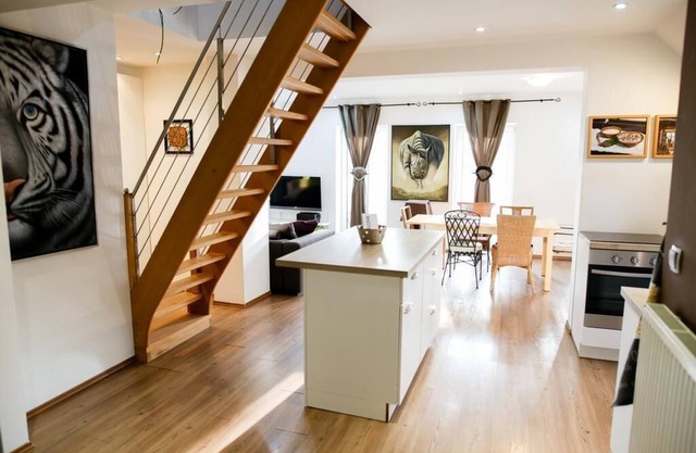 Apartment with balcony, 3BR