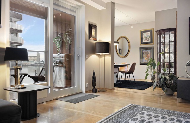 Apartment with balcony and rooftop in central Oslo