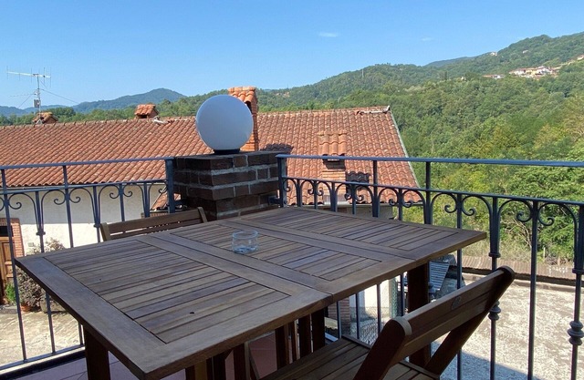 Apartment with balcony close to Cinque Terre