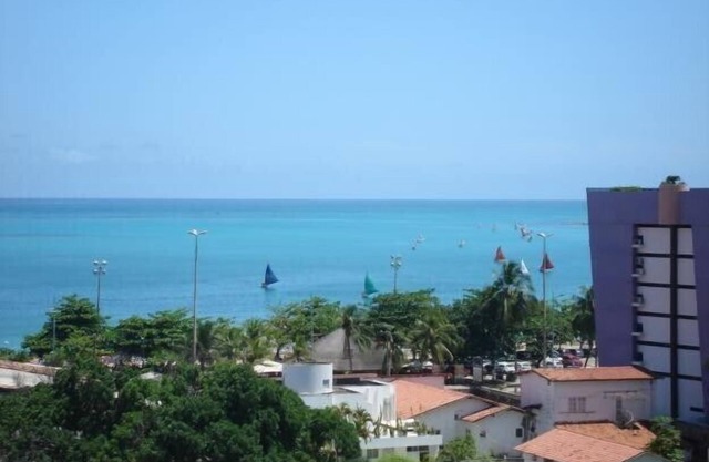 Apartment with beautiful sea view in Pajuçara - with Wi-Fi
