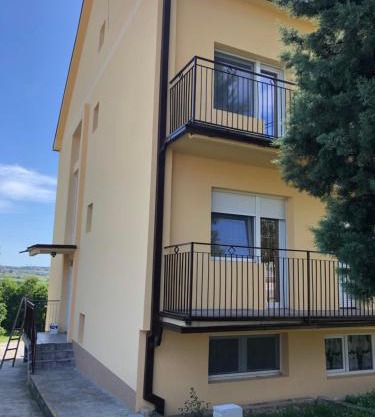 Apartment with beautiful view of Avala Mountain 3 rooms for 6 guests max SRB, DE, EN