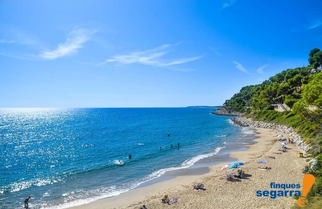 Apartment with communal area with pool, 1000m from the beach