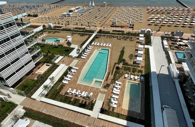 Apartment with direct sea view, private beach, SPA, gym, 5 pools