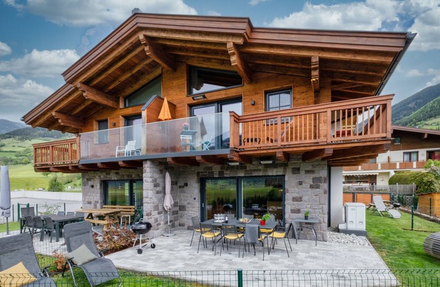 Apartment with enclosed garden and wellness