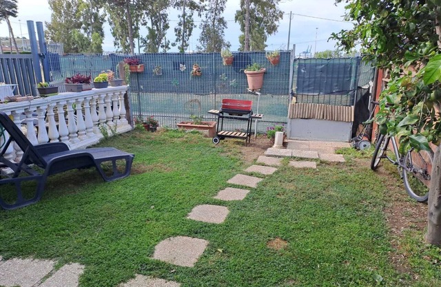 Apartment with garden