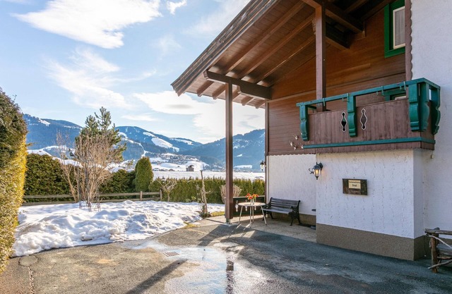 Apartment with garden, 170m to the ski bus