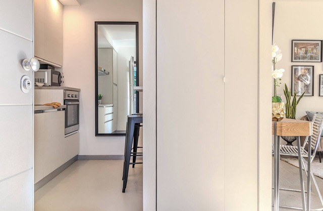Apartment with Garden 20 COMO, 30 LUGANO