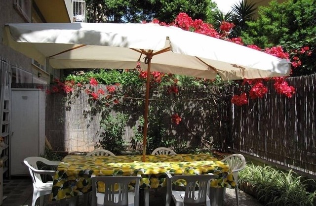 Apartment with garden Vatican area - walking from metro