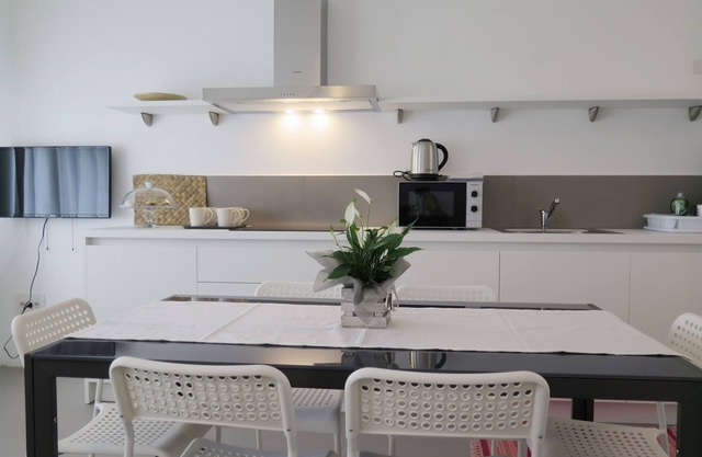 APARTMENT WITH INDEPENDENT BALCONY/TERRACE