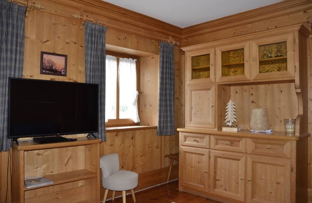Apartment with three bedrooms and garden in Chiave