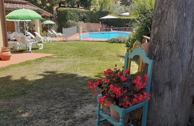 APARTMENT WITH WINDOWS VIEW ON THE POOL AND ON THE WONDERFUL TUSCAN COUNTRYSIDE