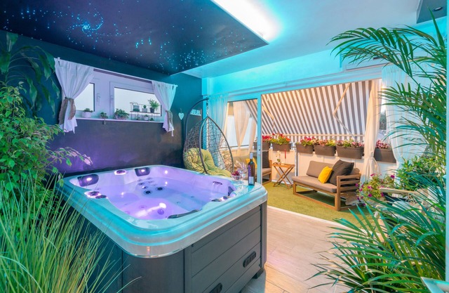 Apartment with jacuzzi - Split