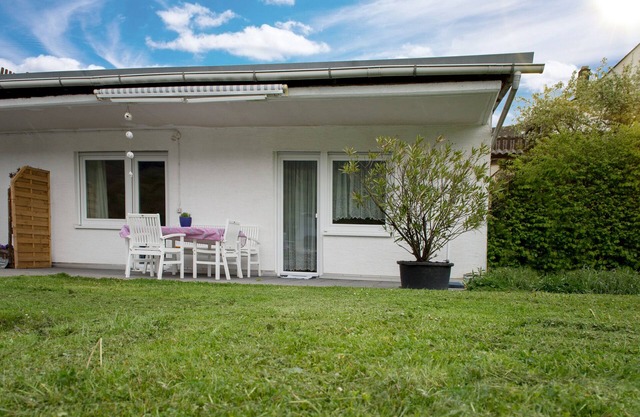 Apartment with large sunny garden terrace and views of the Moselle