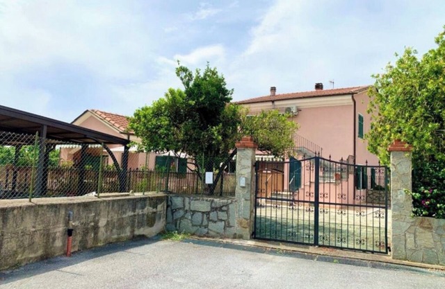 Apartment with large terrace in Imperia 7 minutes from the sea