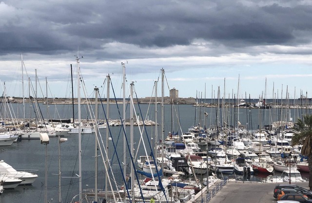 Apartment with marina and sea view