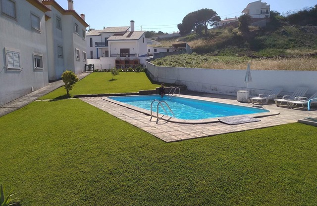 Apartment with pool