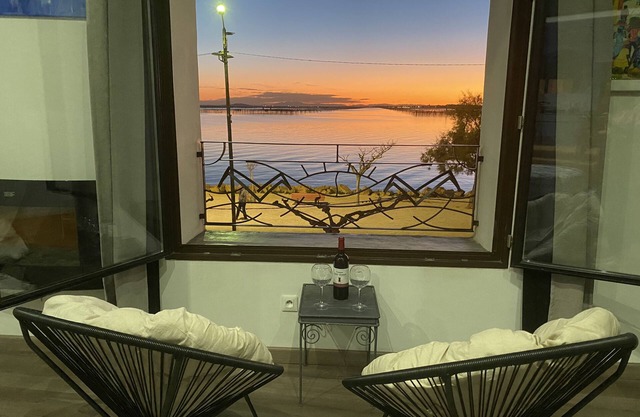 Apartment with panoramic view of the Etang de Thau