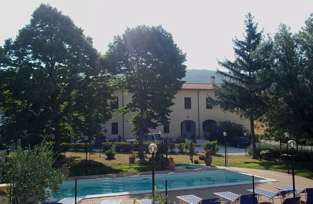 Apartment with pool in farmhouse sleeps 5 with 2 rooms