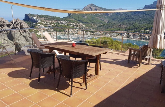 Apartment with pool and terrace with stunning views