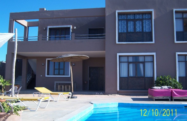 Apartment with pool and sea view