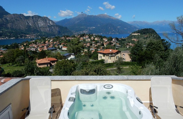 Apartment with private jacuzzi, private entry, private garden, free car park