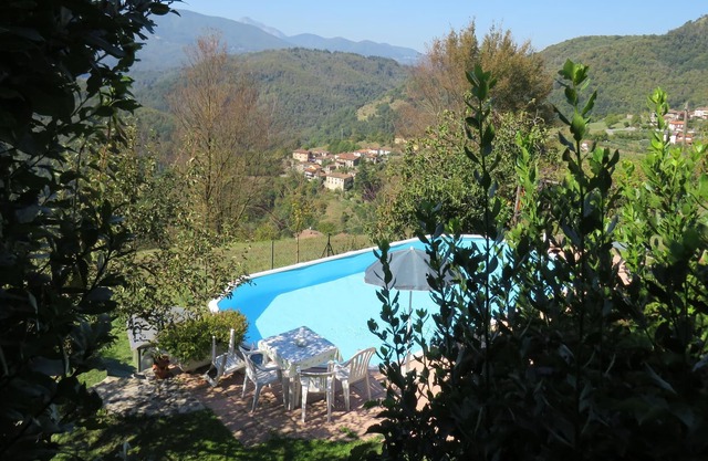Apartment With Private Garden and Pool, Beautiful Mountain Views