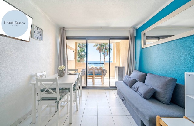 Apartment with sea and swimming pool view