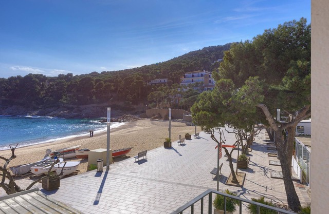 Apartment with sea views, very close to the beach, ideal for families