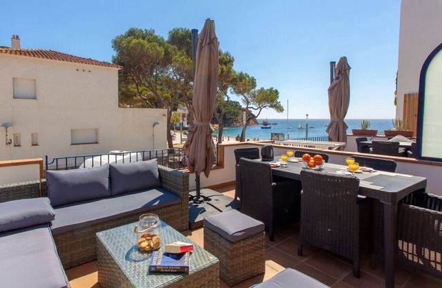 Apartment with sea views, near the beach, functional for families