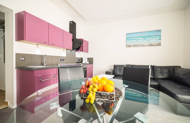 Apartment with sea view for 2 + 2 people