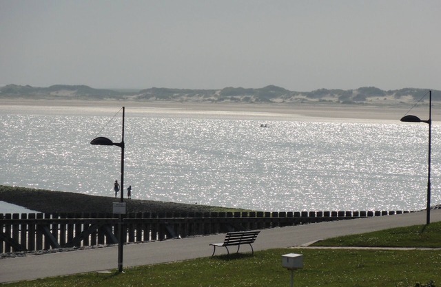 Apartment with sea views over the seal colonies of Norderney, sheltered south west facing balcony, cellar