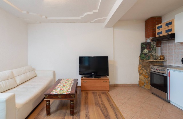 Apartment with shared swimming pool