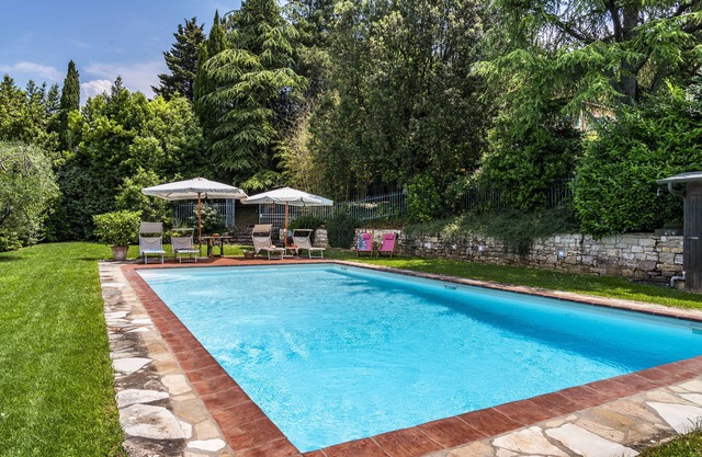 Apartment with swimming pool and panoramic terrace, 2 steps from Florence