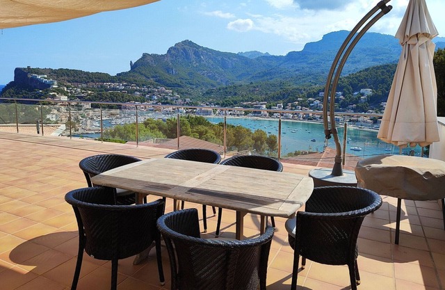 Apartment with swimming pool and terraces with breathtaking views