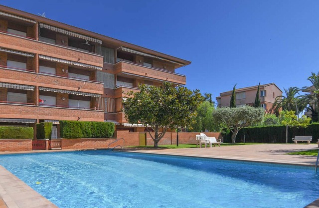 Apartment with terrace and communal pool