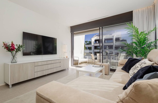 Apartment with terrace and pool near the beach in Dunes Beach