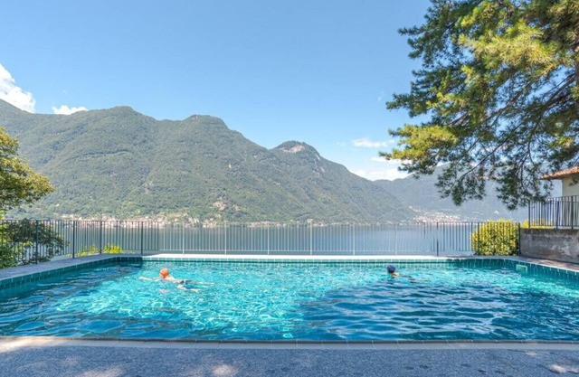 Apartment with terrace and pool! Lake View!