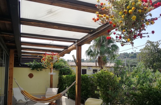 Apartment with terrace at 10m from the sea