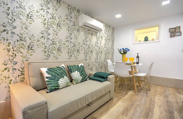 Apartment with Terrace in Historic Graça Building