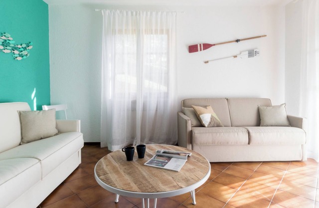 Apartment with Wi-FI, A/C, parking, swimming pool and garden