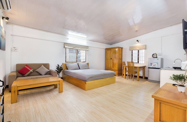 Apartment with window, 5 minutes to district 1