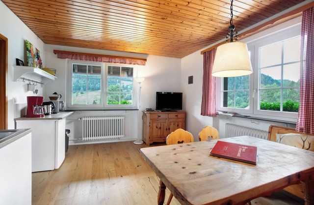 Apartment 'Wohnung 1 - Familienappartement' with Balcony and Wi-Fi
