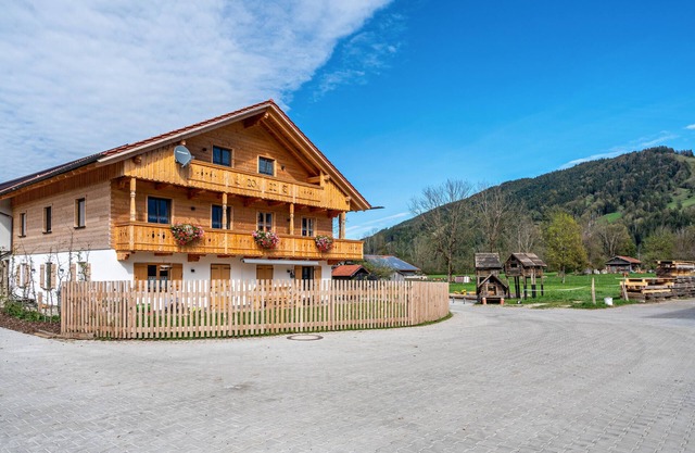 Apartment "Wohnung Brauneck" with Mountain View, Private Balcony & Wi-Fi