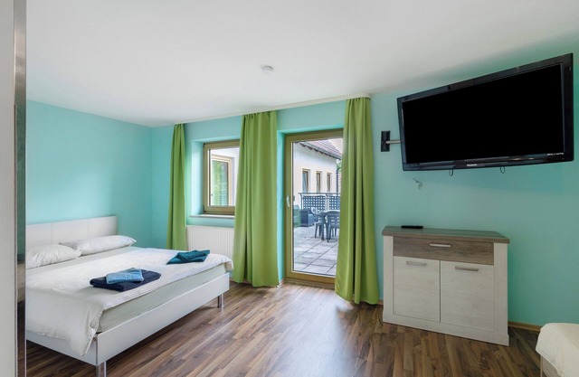 Apartment 'Wohnung 17' with Private Terrace, Shared Garden and Wi-Fi
