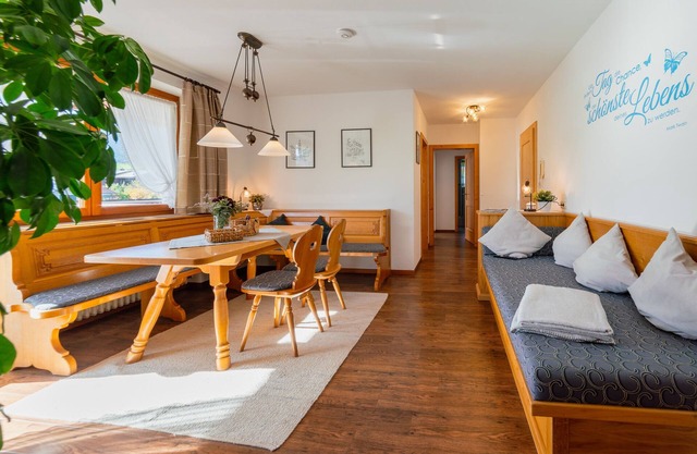 Apartment 'Wohnung Hochfelln' with Mountain View, Shared Garden and Wi-Fi