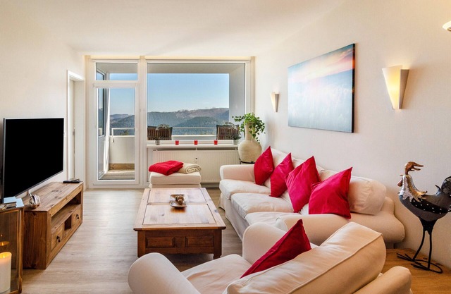 Apartment 'Wolke8' with Mountain View, Balcony and Wi-Fi