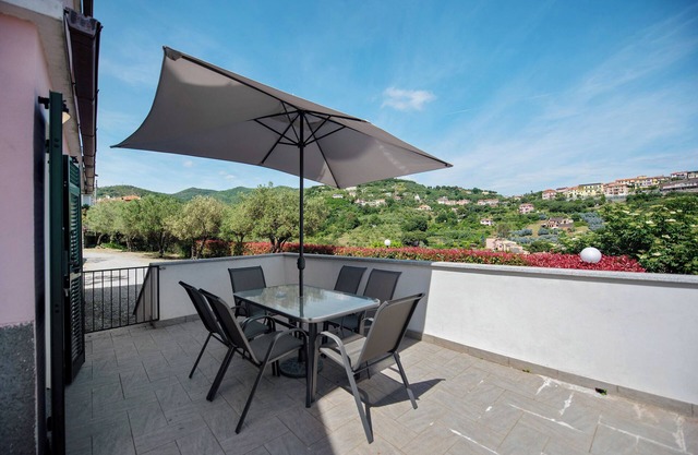 Apartment 'Zafferano Suites - Lavanda' with Sea View, Private Terrace and Wi-Fi