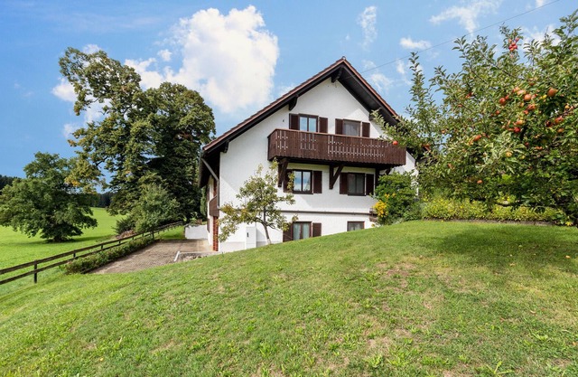 Apartment 'Zur-West-Wohnung' with Garden, Balcony & Wi-Fi